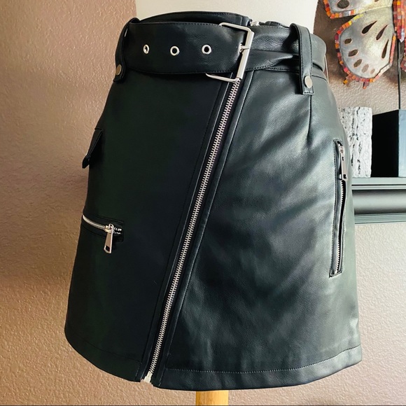 NWT 7 FOR ALL MANKIND FAUX Leather skirt - Picture 7 of 8